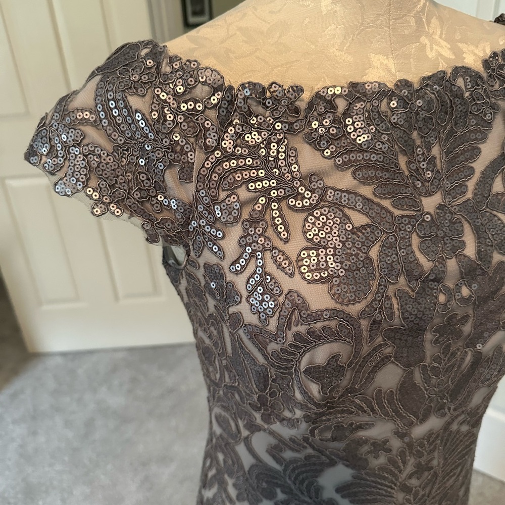 Tadashi Shoji Silver Lace Wedding Dress - Picture 7 of 8